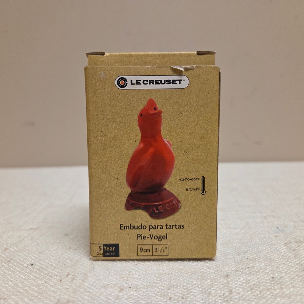 Le Creuset Pie Bird Funnel White Stoneware Steam Vent Baking Tool